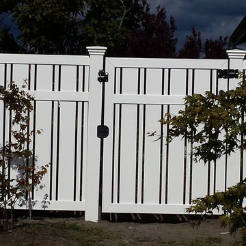 Semi-Private Vinyl Fencing