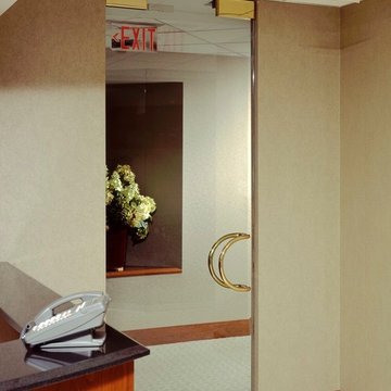 Frameless Office & Conference Rooms