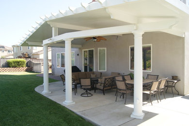Example of a trendy patio design in Sacramento