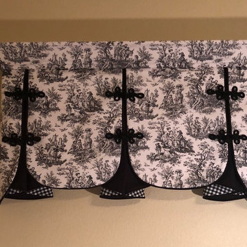Kitchen valance