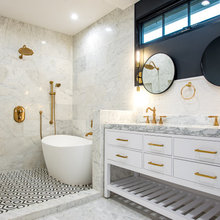Quechee upstairs bathroom