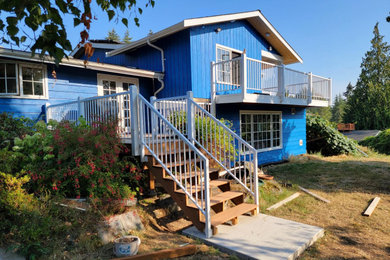Deck photo in Seattle