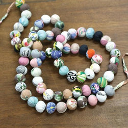 Retro Print Bobble Garland - Wall Accents