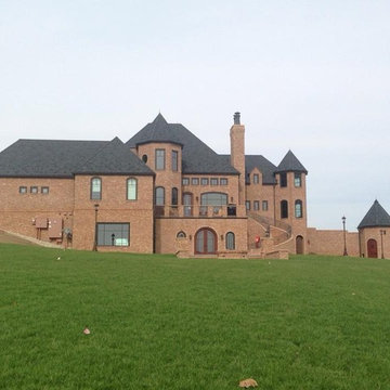 Custom Homes By : S & S Fine Homes, Ltd.