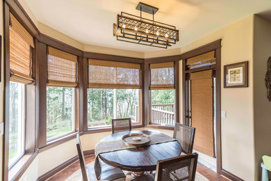 Small elegant u-shaped kitchen photo in Seattle
