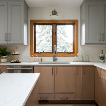 Two-Tone Cabinet Design