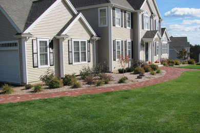 Inspiration for a traditional landscaping in Boston.