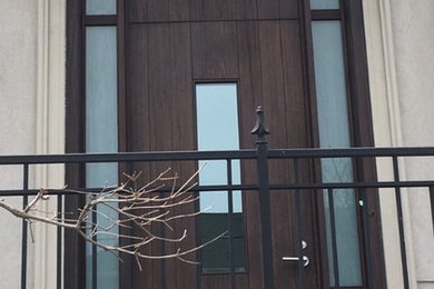 Inspiration for a modern home design remodel in Toronto