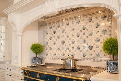 Kitchen - large traditional kitchen idea in San Francisco