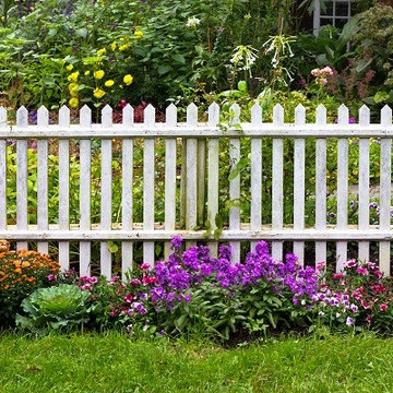 How to Protect Your Herb Garden with the Right Fencing