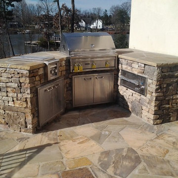 Outdoor kitchen & grill