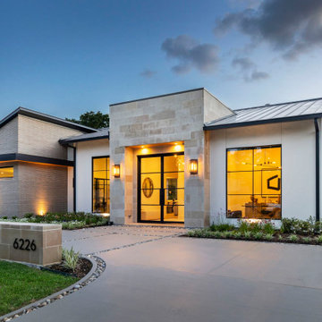 Modern Home on Championship Golf Course