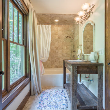 Rustic Retreat in Lost Creek