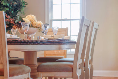 Dining room - transitional dining room idea in New York