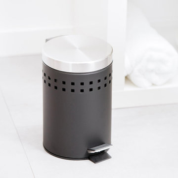Waste basket