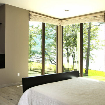 Sinclaire - Contemporary Lakefront Home