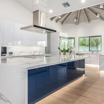 Contemporary Kitchen / Family Room
