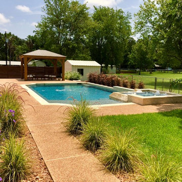 Peaceful Pool & Patio