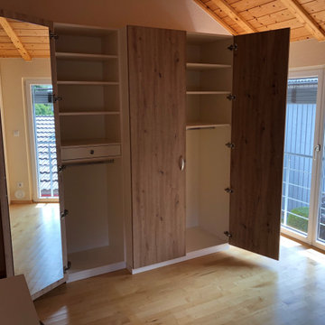 Kleiderschrank