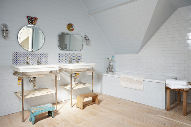 Стиль шебби-шик Ванная комната by Godrich Interiors