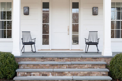 Minimalist front porch photo in New York