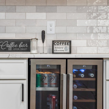 Hybrid Kitchen Remodel Done With a New Island