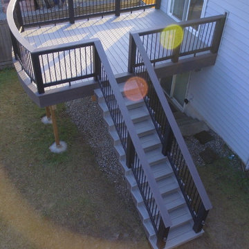 Contemporary Deck in Kirkland, Juanita