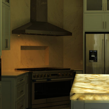 Kitchen island lit Onyx Countertop