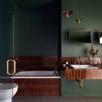 Moody Columbia Plateau Bathroom