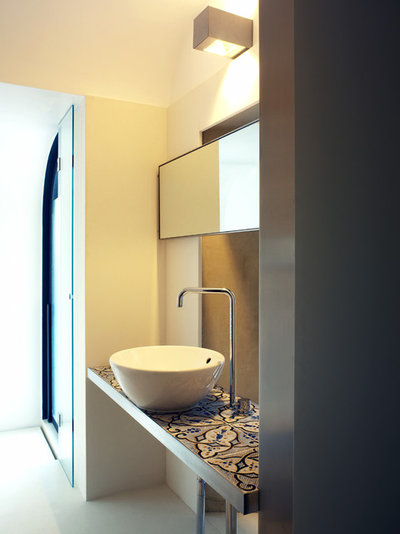 Современный Ванная комната by Lazzarini Pickering Architetti