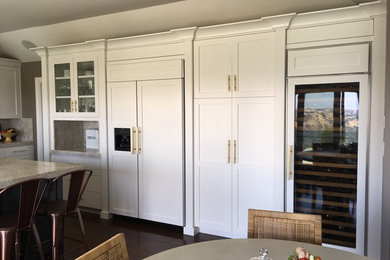 Kitchen - modern kitchen idea in San Francisco