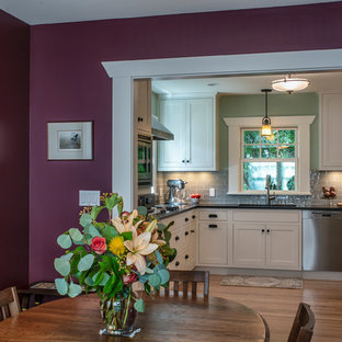 Design ideas for an arts and crafts home design in Portland.