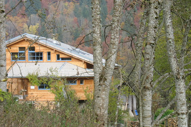 Exemple d'une façade de maison montagne.