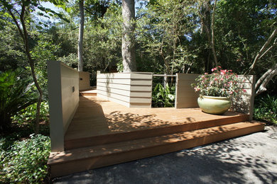 This is an example of a contemporary landscaping in Houston.