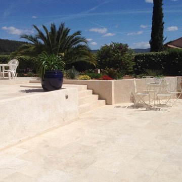 Terrasse et contour de piscine en travertin clair 40x60