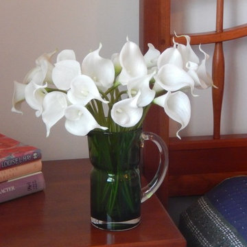 Green Pitcher Jar Vase with Calla Lilies