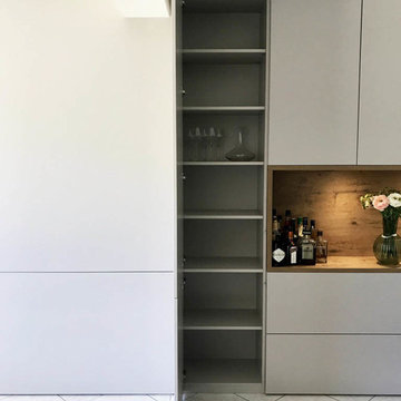 Rangement sur mesure mural avec meuble TV intégré