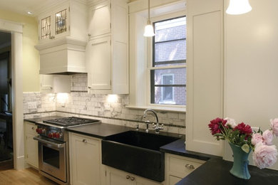 Transitional kitchen photo in Atlanta