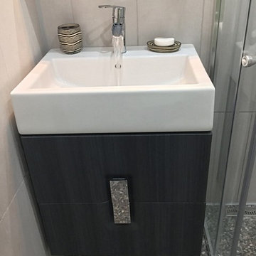 Small contemporary bathroom