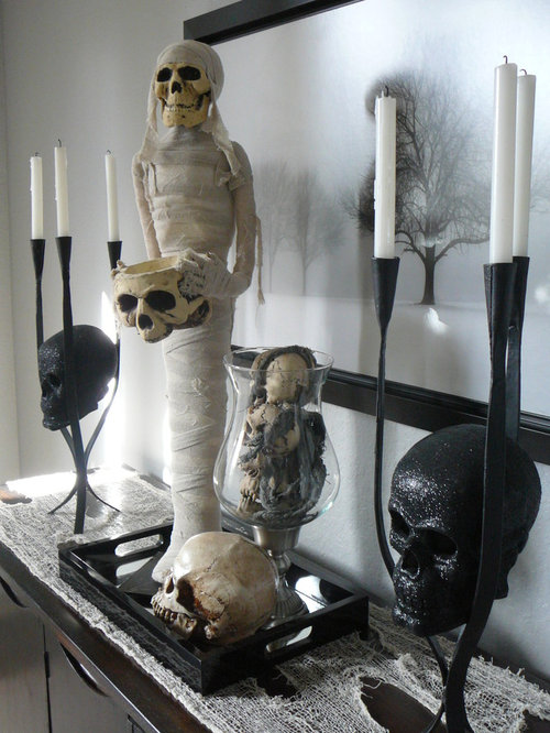 when is it ok to put halloween decorations out