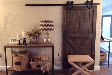 Farmhouse hallway photo in Tampa