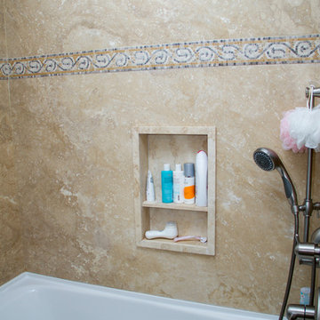 Howe Bathroom (R9648)