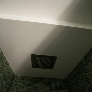 Il verde e la luce in un bagno rilassante