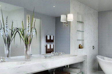Design ideas for a modern bathroom in Melbourne.