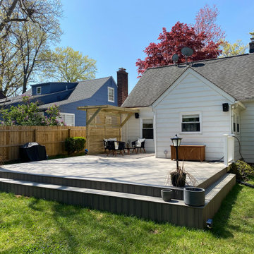 Outdoor Deck and Mini Pergola