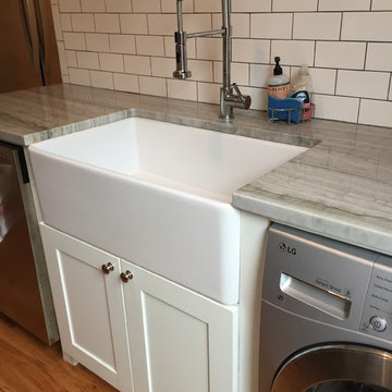 4th Floor Walkup - L Shaped Kitchen