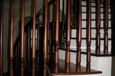 Staircase - traditional staircase idea in Jacksonville