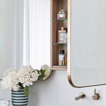 Main Bathroom Mirrored Cabinet