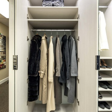 Bianco Walk-In Closet Display - Campbell Showroom