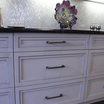 Ultracraft Kitchen - Sarasota in Lunar Gray w/ Nickel Glaze